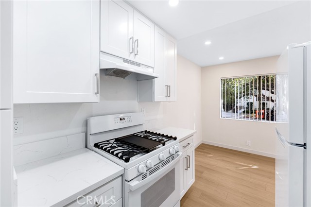 Detail Gallery Image 12 of 18 For 333 Riverdale Dr 1a,  Glendale,  CA 91204 - 2 Beds | 1/1 Baths