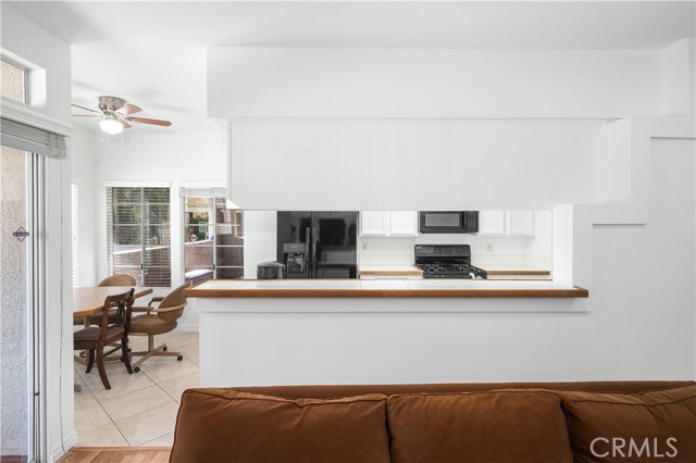 Detail Gallery Image 7 of 59 For 4591 Warner Ave #101,  Huntington Beach,  CA 92649 - 3 Beds | 2 Baths