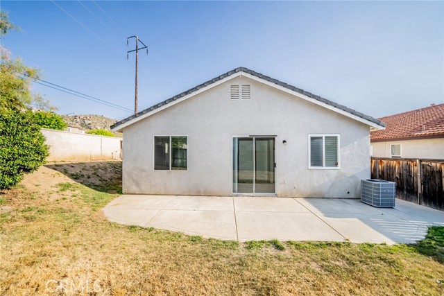 26108 Arabian Court, Moreno Valley CA: https://media.crmls.org/medias/3d82b6c0-e4a0-4a84-bdd4-58201280b50c.jpg