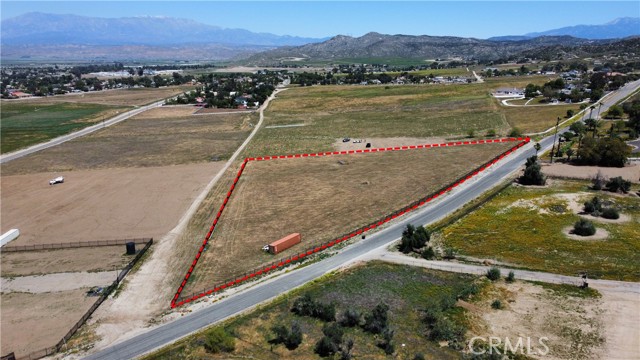 1 Corso Alto Avenue, Nuevo CA: https://media.crmls.org/medias/3d82fa81-037b-4f34-b41a-d947d9a5a521.jpg
