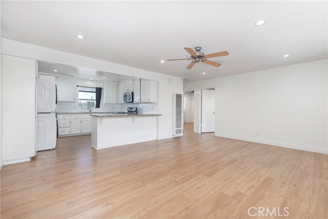 Detail Gallery Image 3 of 16 For 1029 W 161st St #E,  Gardena,  CA 90247 - 2 Beds | 1 Baths