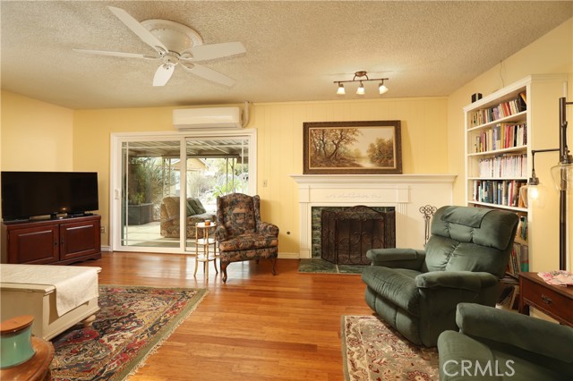 11209 Sunburst Street photo 4