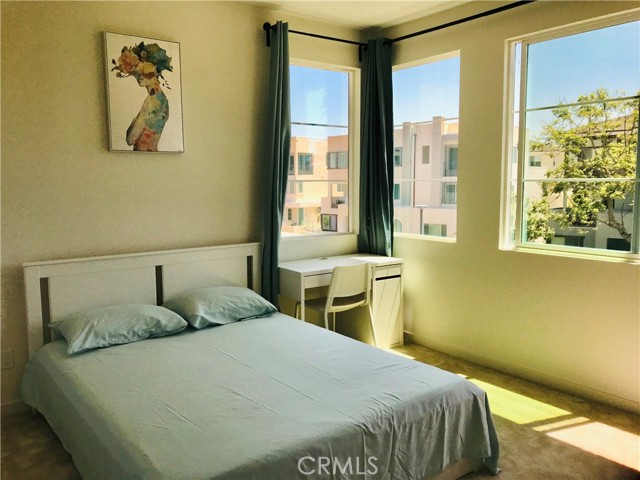 Detail Gallery Image 6 of 10 For 608 Cultivate, Irvine,  CA 92618 - 4 Beds | 2/2 Baths