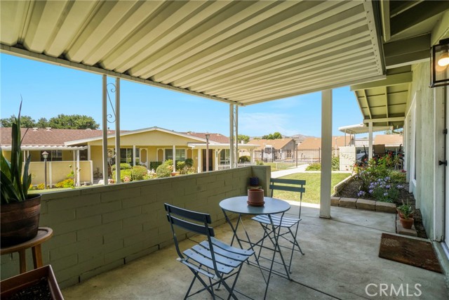 Detail Gallery Image 42 of 50 For 19118 Avenue of the Oaks #B,  Newhall,  CA 91321 - 2 Beds | 1 Baths