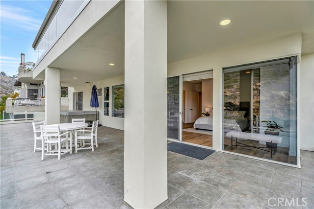 Detail Gallery Image 39 of 68 For 553 Temple Hills Dr, Laguna Beach,  CA 92651 - 5 Beds | 4/1 Baths