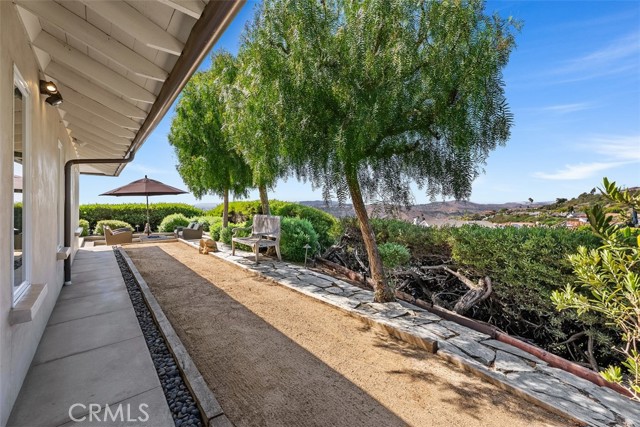 207 Calle Rica, San Clemente CA: https://media.crmls.org/medias/3d850897-93f4-414e-adc3-7c774b717abc.jpg