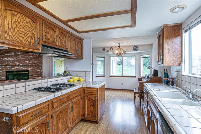 Detail Gallery Image 9 of 25 For 864 Sunshine Ct, Santa Maria,  CA 93455 - 3 Beds | 2 Baths