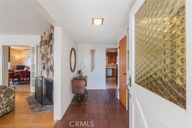 223 N Enrose Avenue, San Pedro CA: https://media.crmls.org/medias/3d857c36-caf8-438e-b508-b7fd625f6fe1.jpg