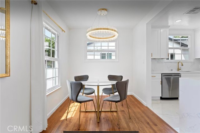 Detail Gallery Image 9 of 23 For 13831 Bessemer, Valley Glen,  CA 91401 - 3 Beds | 2 Baths