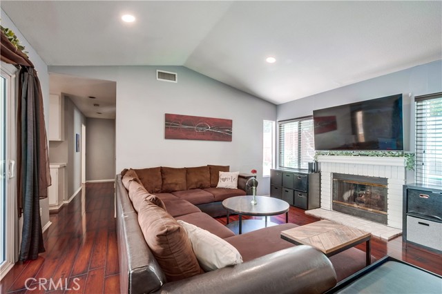 Detail Gallery Image 6 of 39 For 3535 Sweetwater Circle, Corona,  CA 92882 - 3 Beds | 2 Baths