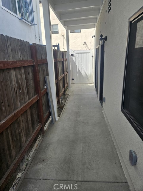 Detail Gallery Image 3 of 21 For 125 Unit a Bennett Ave, Long Beach,  CA 90803 - 1 Beds | 1 Baths