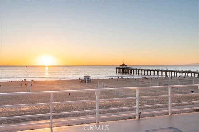 1000 The Strand, Manhattan Beach CA: https://media.crmls.org/medias/3d886657-75b2-4536-bd7c-7f436894b9ee.jpg