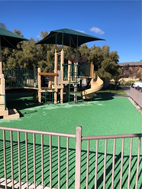 Detail Gallery Image 40 of 44 For 25056 Driftoak, Murrieta,  CA 92562 - 3 Beds | 2/1 Baths