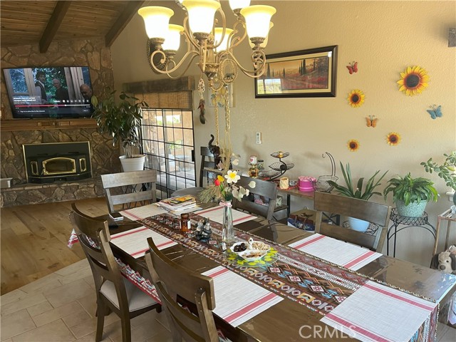 Detail Gallery Image 5 of 38 For 984 Pinon Rd, Pinon Hills,  CA 92372 - 3 Beds | 2/1 Baths
