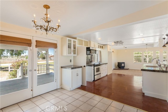 32722 Patita Lane, Winchester CA: https://media.crmls.org/medias/3d8916b8-0c1e-4df2-8129-862af1bdc0a6.jpg