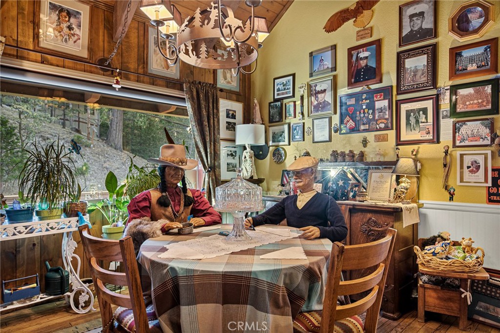 https://media.crmls.org/medias/3d89aeeb-85f5-41e5-96ee-bb968a775355.jpg?preset=X-Large