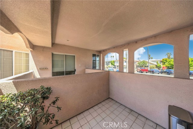 408 W Queen Street, Inglewood CA: https://media.crmls.org/medias/3d8a7359-9b8e-4896-a09b-7e6f4d866020.jpg