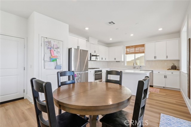 36398 Flint Drive, Winchester CA: https://media.crmls.org/medias/3d8a7f33-5c5e-4cec-a0b8-8ca8f11ed9cb.jpg