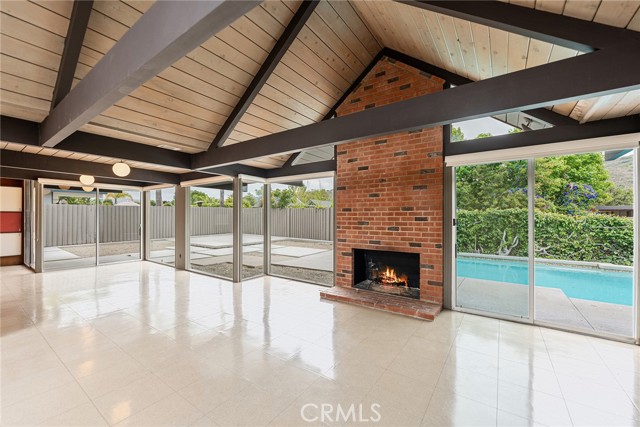 5112 E Valencia Drive, Orange CA: https://media.crmls.org/medias/3d8ac597-d18a-4f40-845e-fa1bda71318a.jpg