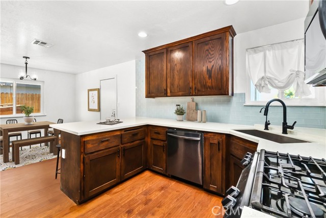 Detail Gallery Image 3 of 12 For 8836 Redwood Bld, California City,  CA 93505 - 3 Beds | 2 Baths