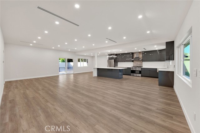 14625 Runnymede Street, Van Nuys CA: https://media.crmls.org/medias/3d8bd5ee-3096-4736-8d22-19eeaa968b86.jpg