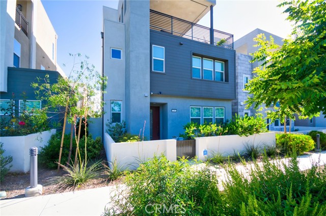 259 Chorus, Irvine CA: https://media.crmls.org/medias/3d8c16a0-aaf0-4e6f-84be-920523d8e888.jpg
