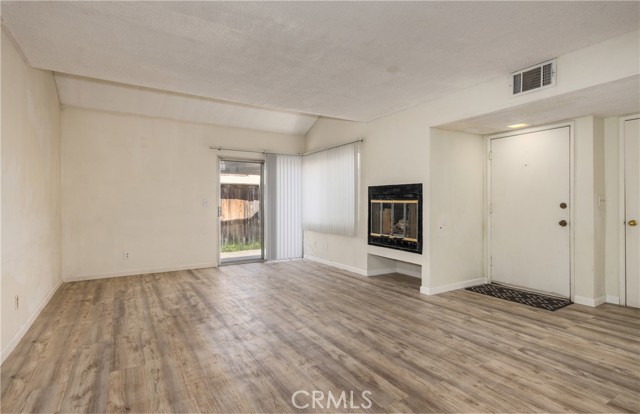 16595 Terrace Lane, Fontana CA: https://media.crmls.org/medias/3d8c5658-67c2-43b0-b3ec-f26231ba99c0.jpg