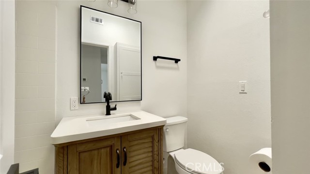 Detail Gallery Image 26 of 31 For 8742 Quakertown Ave, Northridge,  CA 91324 - 4 Beds | 2 Baths