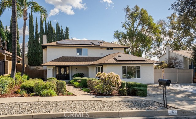 Detail Gallery Image 2 of 41 For 7921 Onyx Ct, Rancho Cucamonga,  CA 91730 - 4 Beds | 2/1 Baths