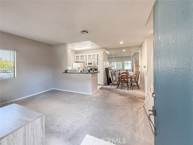Detail Gallery Image 8 of 39 For 152 Maegan Pl #8,  Thousand Oaks,  CA 91362 - 3 Beds | 2/1 Baths