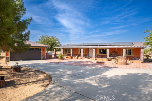 14221 Tumbleweed Road, Phelan CA: https://media.crmls.org/medias/3d904fc1-6cf2-49dc-9559-1b139b6aa856.jpg