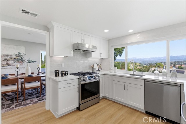 Detail Gallery Image 8 of 38 For 21535 Chirping Sparrow, Diamond Bar,  CA 91765 - 4 Beds | 3 Baths