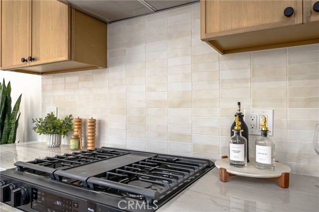 Detail Gallery Image 13 of 44 For 2306 Elmgrove, Los Angeles,  CA 90031 - 4 Beds | 3 Baths