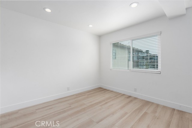707 1/2 Orchid Avenue, Corona del Mar CA: https://media.crmls.org/medias/3d916b73-3681-4ed5-a31e-f2eaf54283b8.jpg