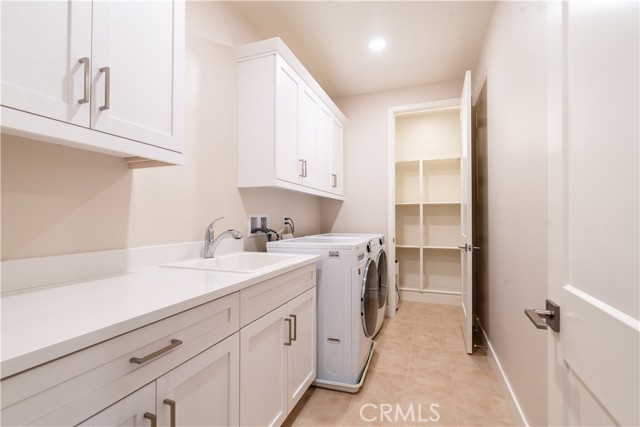 68 Chasma, Irvine CA: https://media.crmls.org/medias/3d922121-3a5a-4840-8b46-f684d2f7a51c.jpg