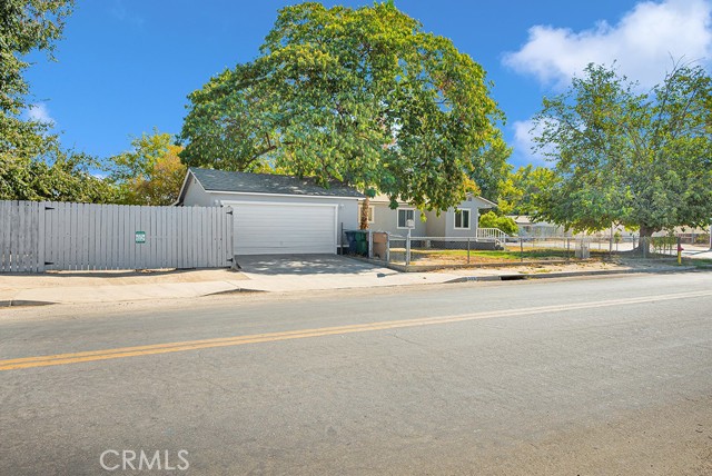 Detail Gallery Image 32 of 36 For 350 S Oildale Dr, Bakersfield,  CA 93308 - 2 Beds | 1 Baths