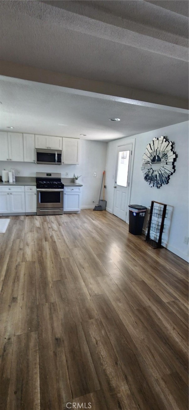 745 Vine Street, Anaheim CA: https://media.crmls.org/medias/3d929266-66a0-4c2b-bfc3-bd3218fca850.jpg