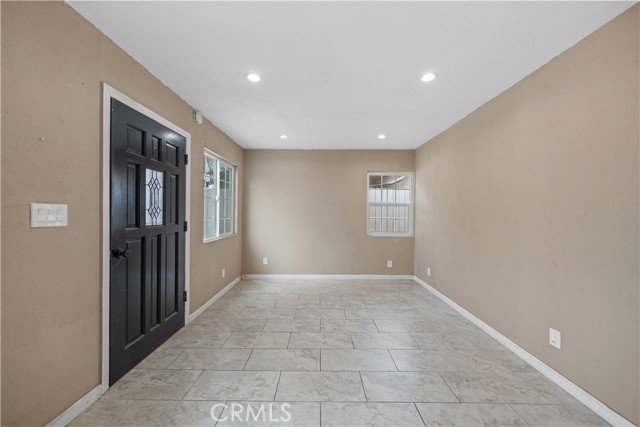 Detail Gallery Image 22 of 44 For 13032 S Main St, Los Angeles,  CA 90061 - 4 Beds | 2 Baths