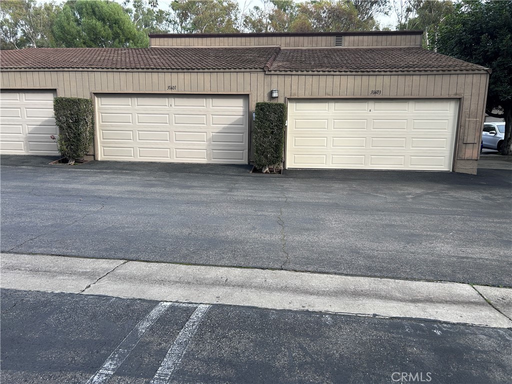 https://media.crmls.org/medias/3d946120-0005-448b-953f-3d8ce6278cd8.jpg?preset=X-Large