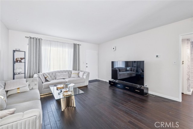 Detail Gallery Image 4 of 27 For 312 N Louise St #210,  Glendale,  CA 91206 - 2 Beds | 2 Baths