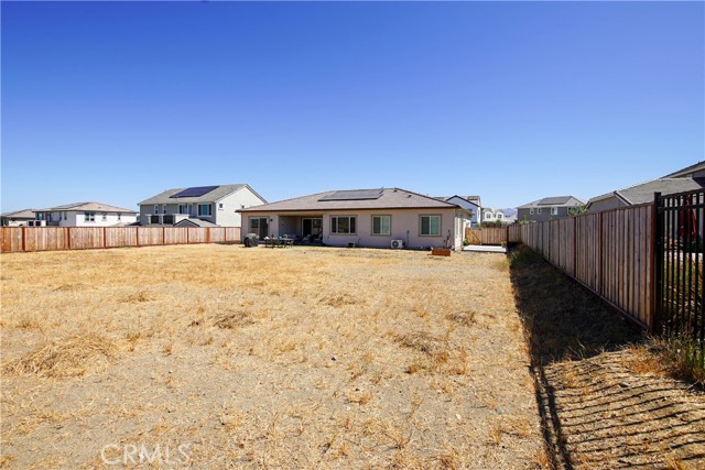 208 Luna Way, Hollister CA: https://media.crmls.org/medias/3d9554c3-b6e5-48ee-81a7-19aeec7207f6.jpg