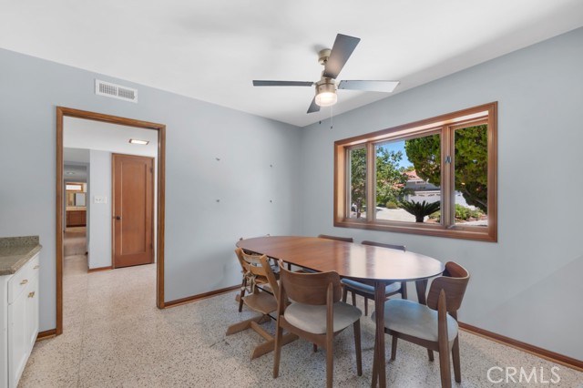 10335 Sylvia Avenue, Porter Ranch CA: https://media.crmls.org/medias/3d95dcf8-6b32-4fe3-8573-3f235b59ede1.jpg