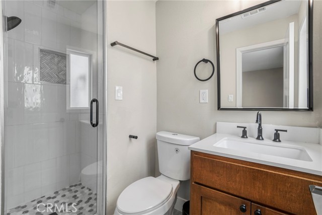 Detail Gallery Image 11 of 43 For 7909 Aldea Ave, Lake Balboa,  CA 91406 - 6 Beds | 5/2 Baths