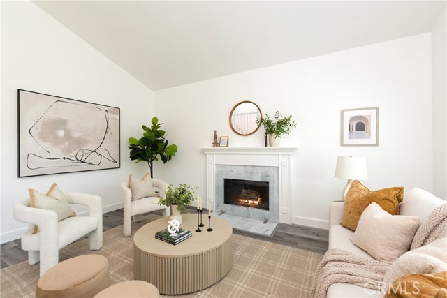 Detail Gallery Image 9 of 75 For 2205 Clark Ln a,  Redondo Beach,  CA 90278 - 3 Beds | 2/1 Baths