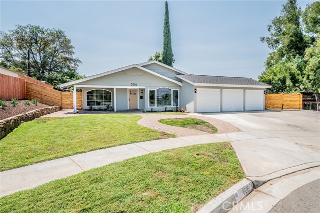 306 Felisa Court, Redlands CA: https://media.crmls.org/medias/3d974577-3b09-441f-a2c7-70c9dfe410cd.jpg