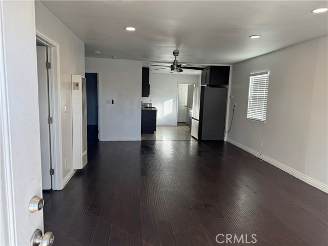 Detail Gallery Image 8 of 22 For 847 W Gage Ave, Los Angeles,  CA 90044 - 3 Beds | 2 Baths