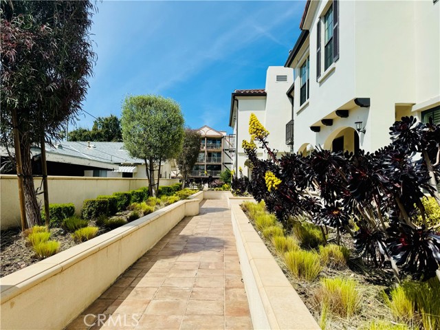 Detail Gallery Image 33 of 35 For 118 N Allen Ave #5,  Pasadena,  CA 91106 - 3 Beds | 3 Baths