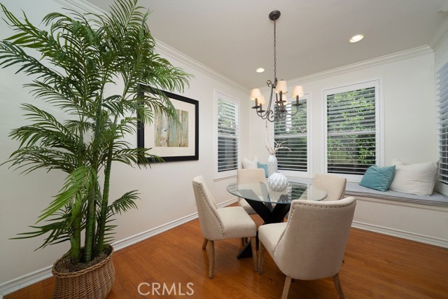 26 Upland, Irvine CA: https://media.crmls.org/medias/3d97f09e-ab2c-4e44-bbd7-c993dccaa196.jpg