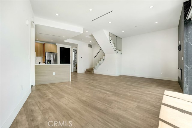 4036 Rosemont Avenue, Montrose CA: https://media.crmls.org/medias/3d98965a-2c18-403f-8c17-702b451fbb7f.jpg