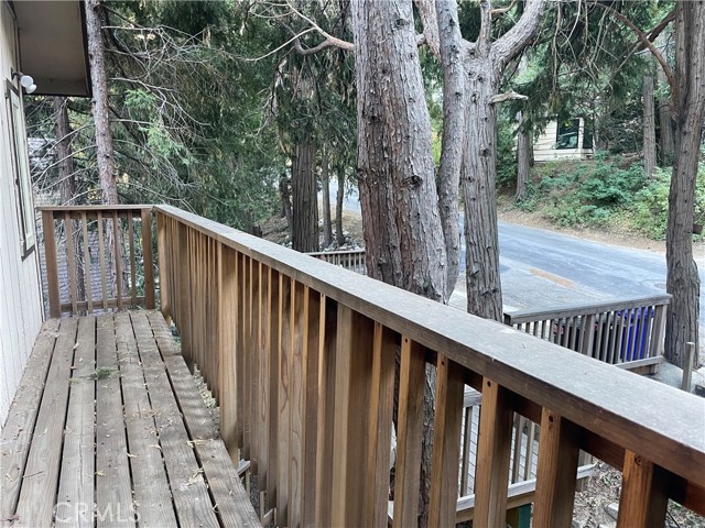 Detail Gallery Image 11 of 23 For 23878 Lakeview Dr, Crestline,  CA 92325 - 3 Beds | 2 Baths